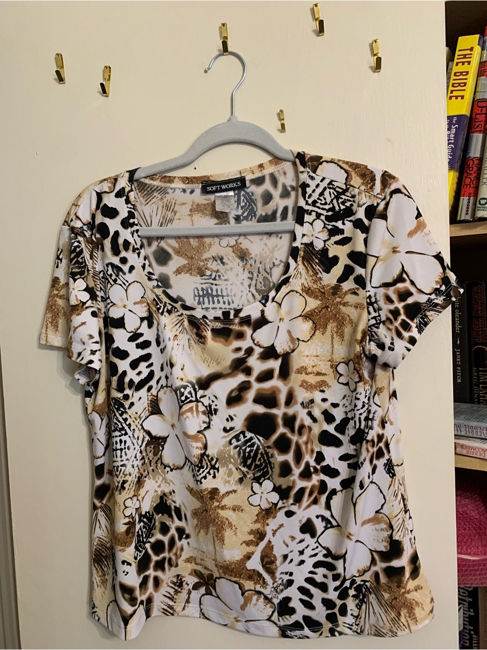 Mixed Animal & Floral Short Sleeve Top in Beige, Black, White